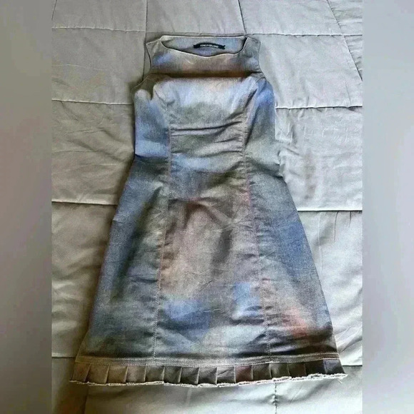 Free Gift With Purchase-Timo. Weiland Denim Dress - Picture 1 of 8